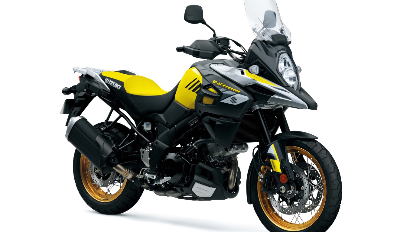 Быстрый мотоцикл Suzuki V-Strom 1000, 2018 на белом фоне