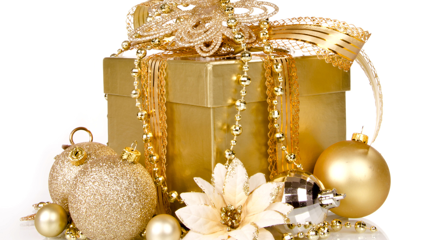 Коробка с Новогодним подарком с елочными  шариками на белом фоне