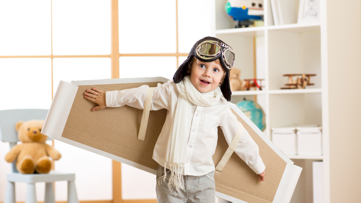 Маленький мальчик будущий летчик