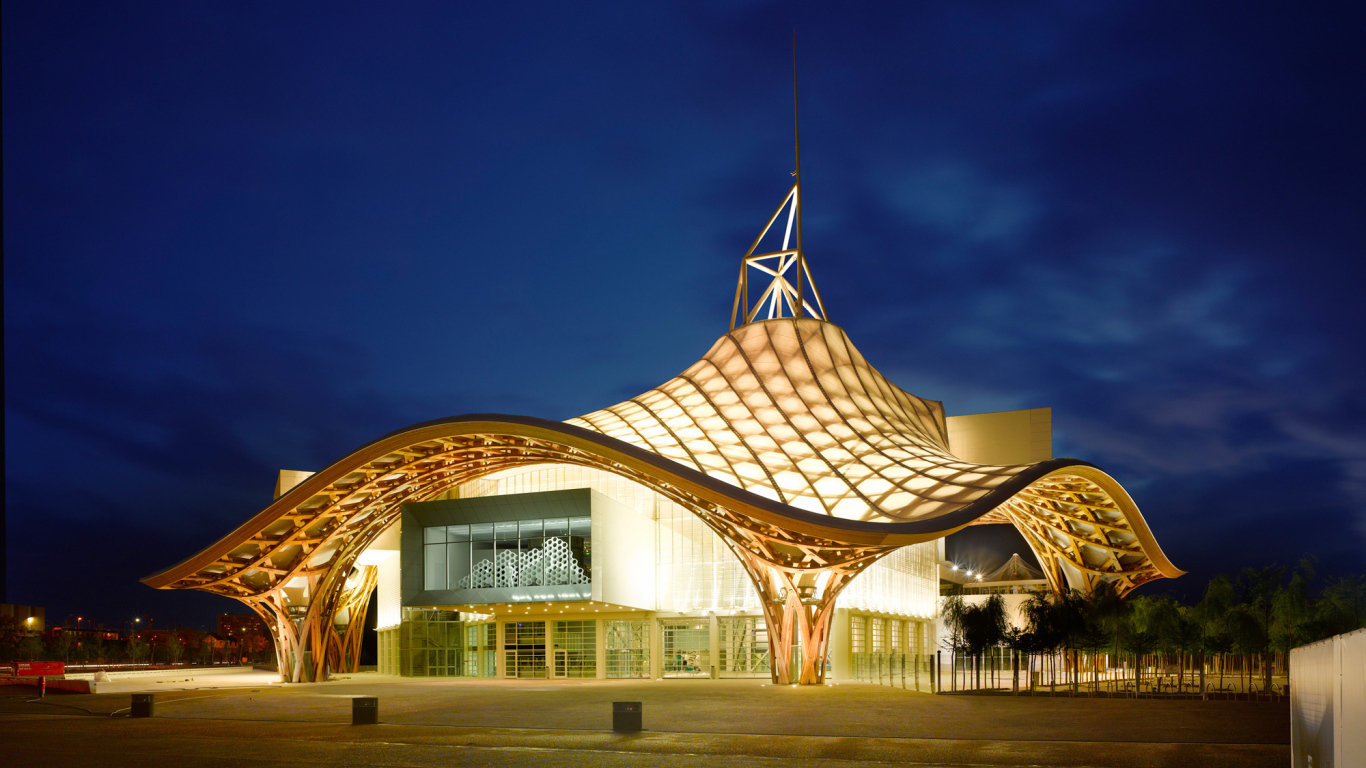 Современный центр Помпиду, город Мец. Франция  