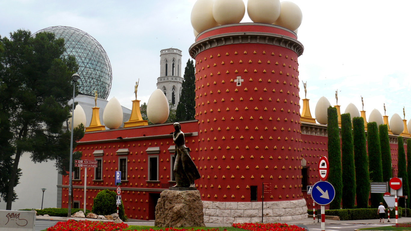 Театр-Музей Дали в Фигерасе, Коста Брава. Испания 