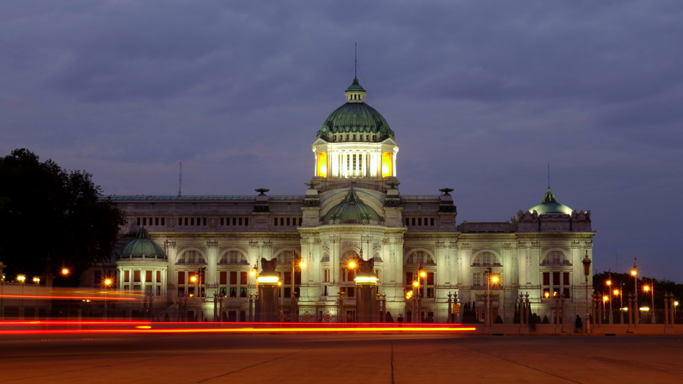 Здание Тронного зала Ананда-Самакхом, Тайланд 