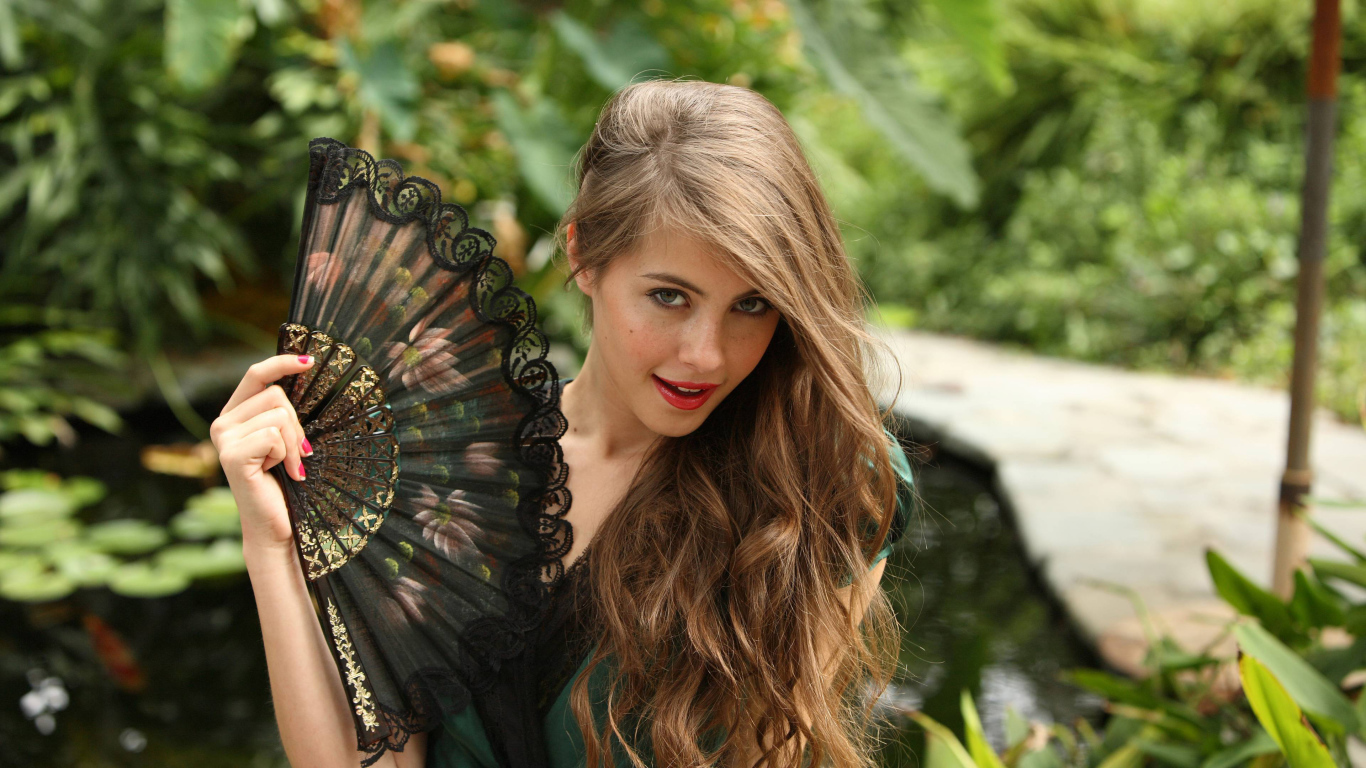 Актриса Уилла Холланд с веером 