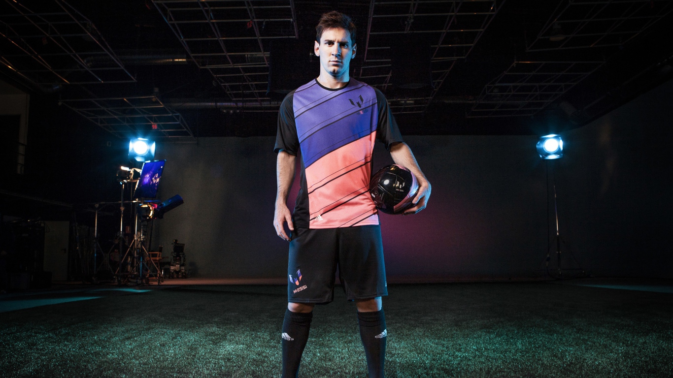 Футболист Лионель Месси в  фотостудии