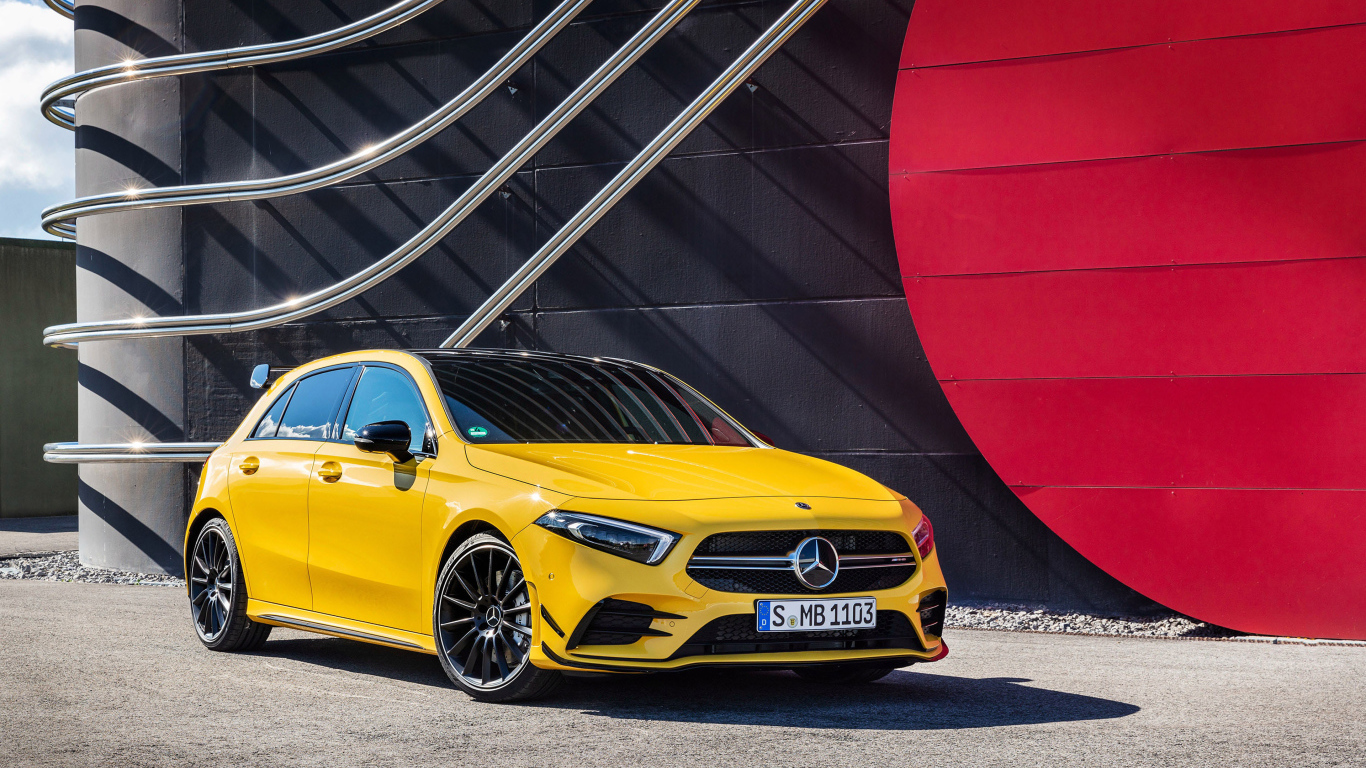 Желтый автомобиль Mercedes-AMG A35, 2019 года