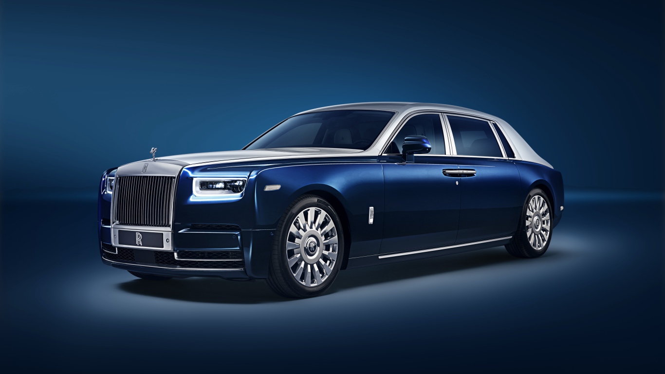 Синий автомобиль Rolls-Royce Phantom EWB 2018