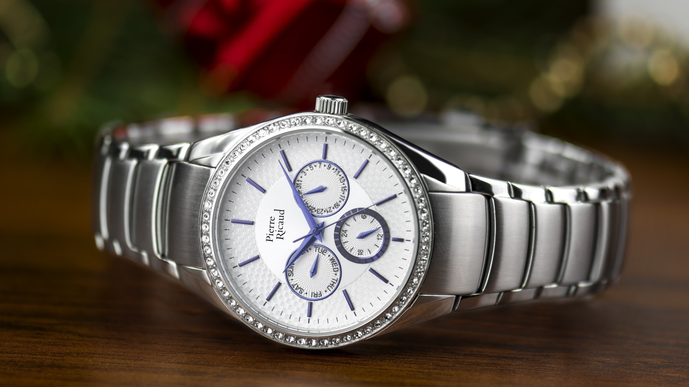 Красивые наручные часы Pierre Ricaud