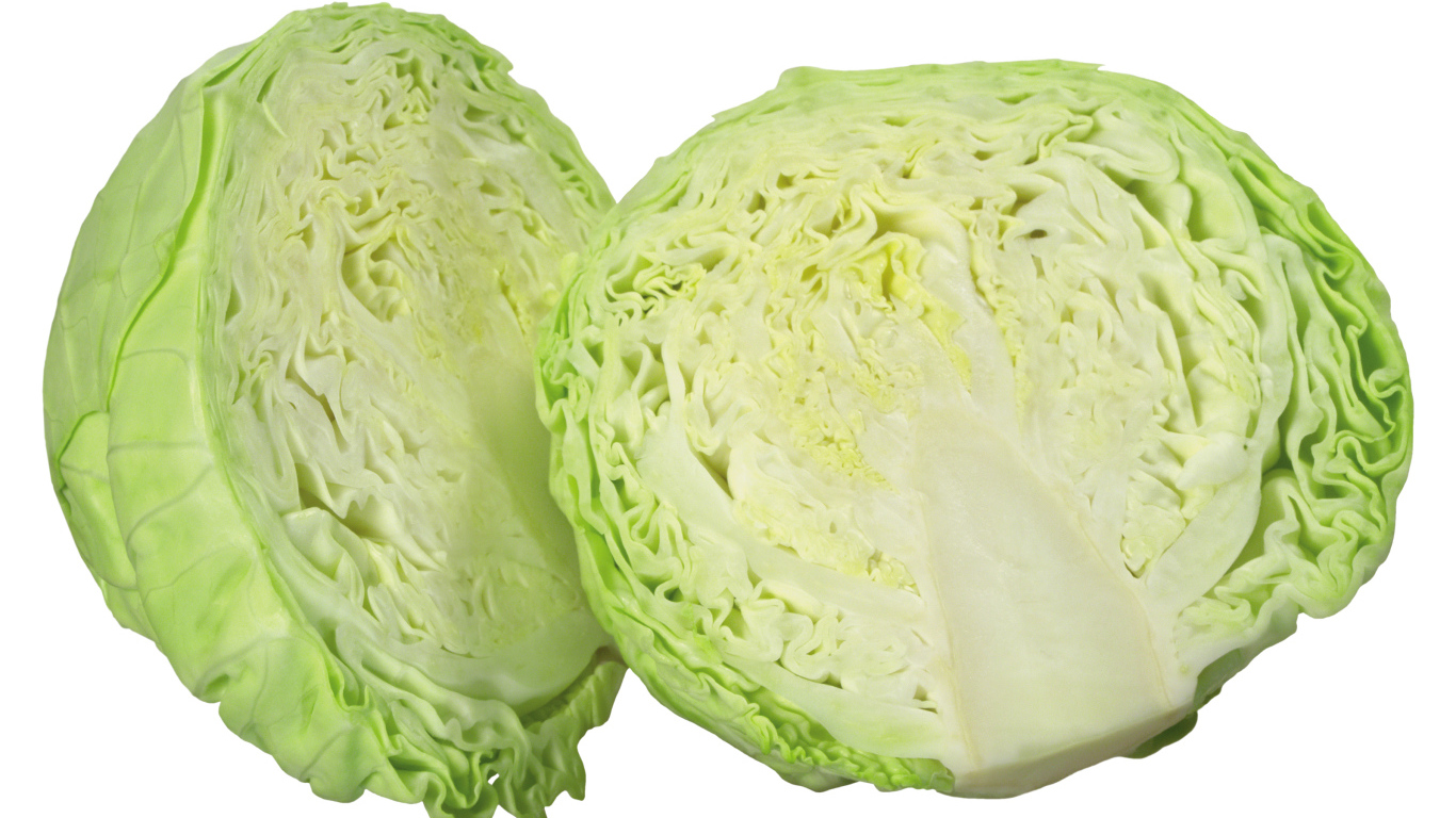 Головка капусты на белом фоне