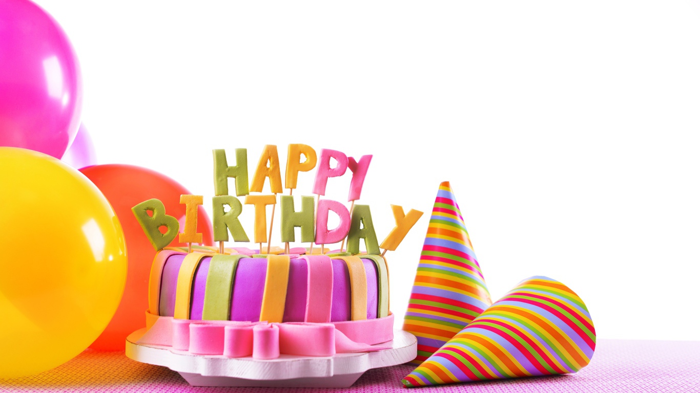 Торт на день рождения с воздушными шарами и колпаками на белом фоне