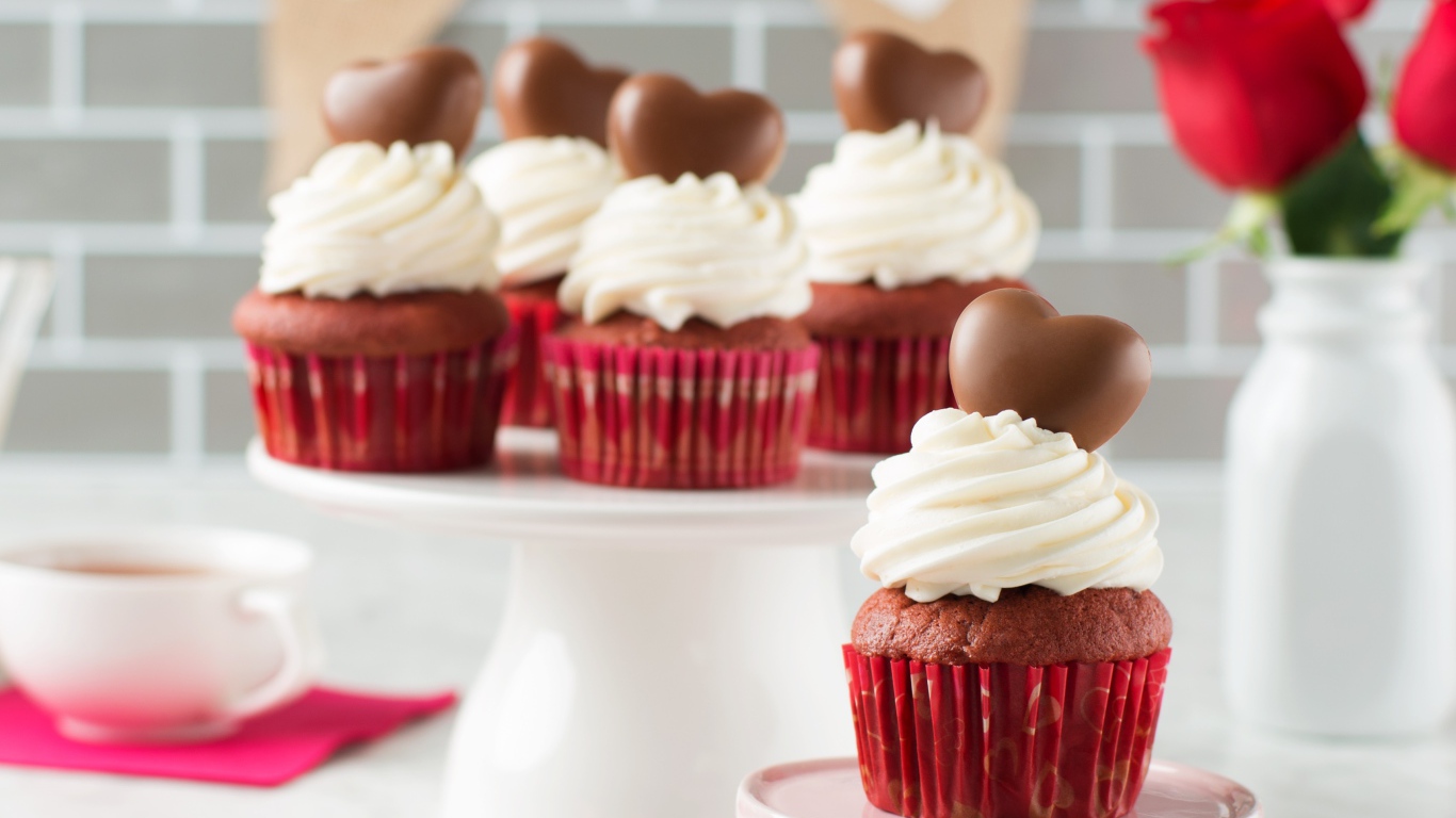 Кекс со сливками и шоколадным сердечком