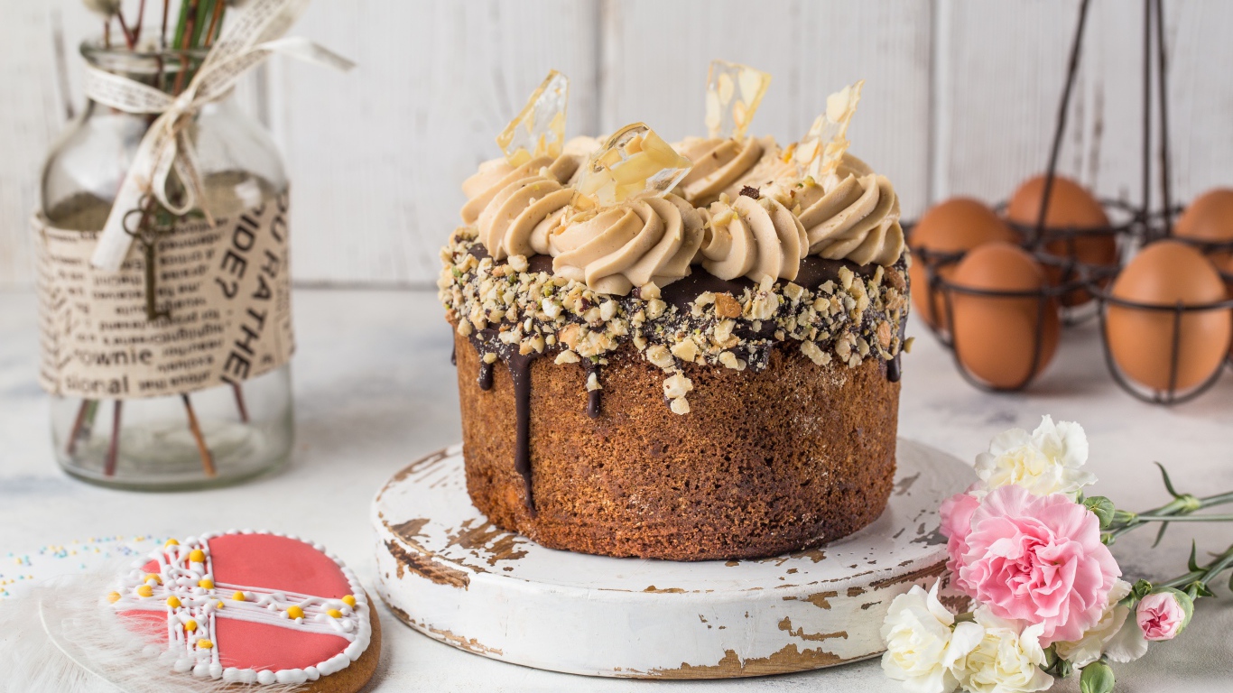 Пасхальный кулич с кремом и шоколадом 