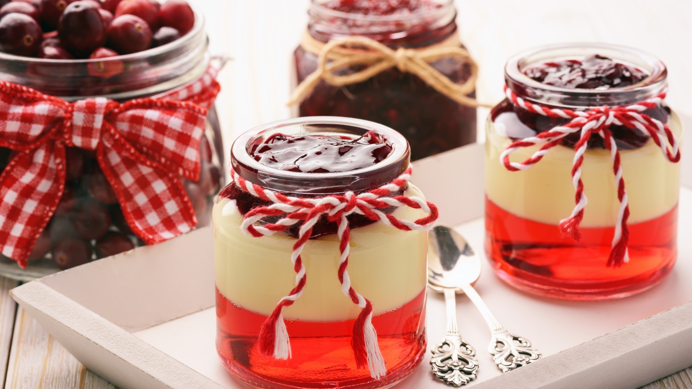 Желе в баночках с клюквенным джемом 