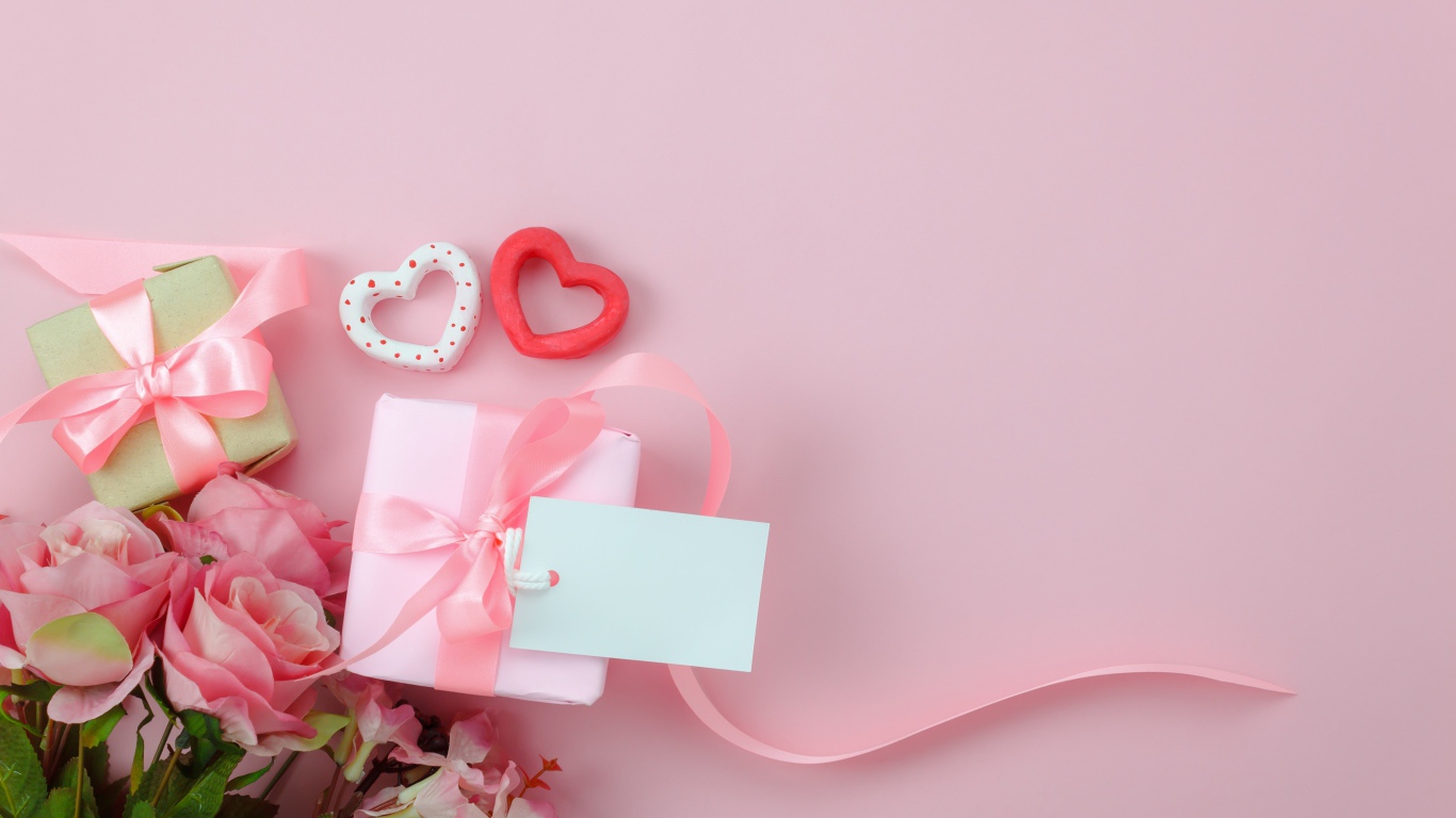 Букет роз, подарки и два сердца на розовом фоне шаблон открытки на 8 марта