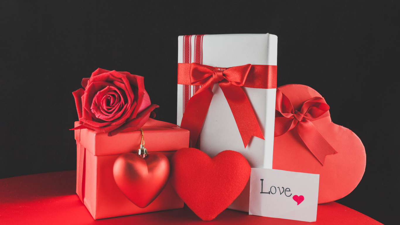 Подарки с красной розой и сердцем на 14 февраля 