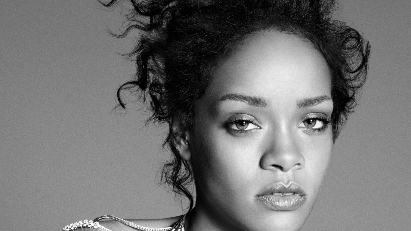 Певица Рианна, черно белое фото 