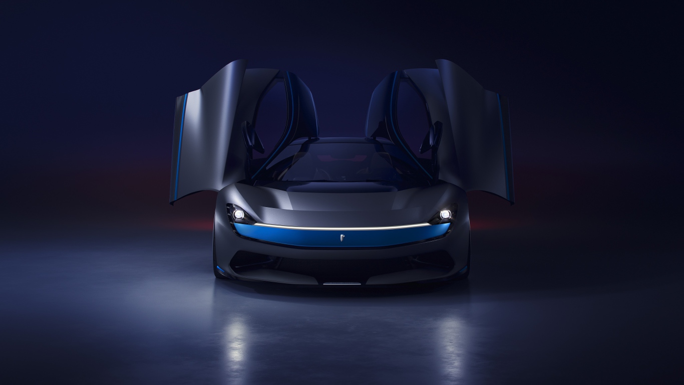 Автомобиль Pininfarina Battista 2019 года с открытыми дверями