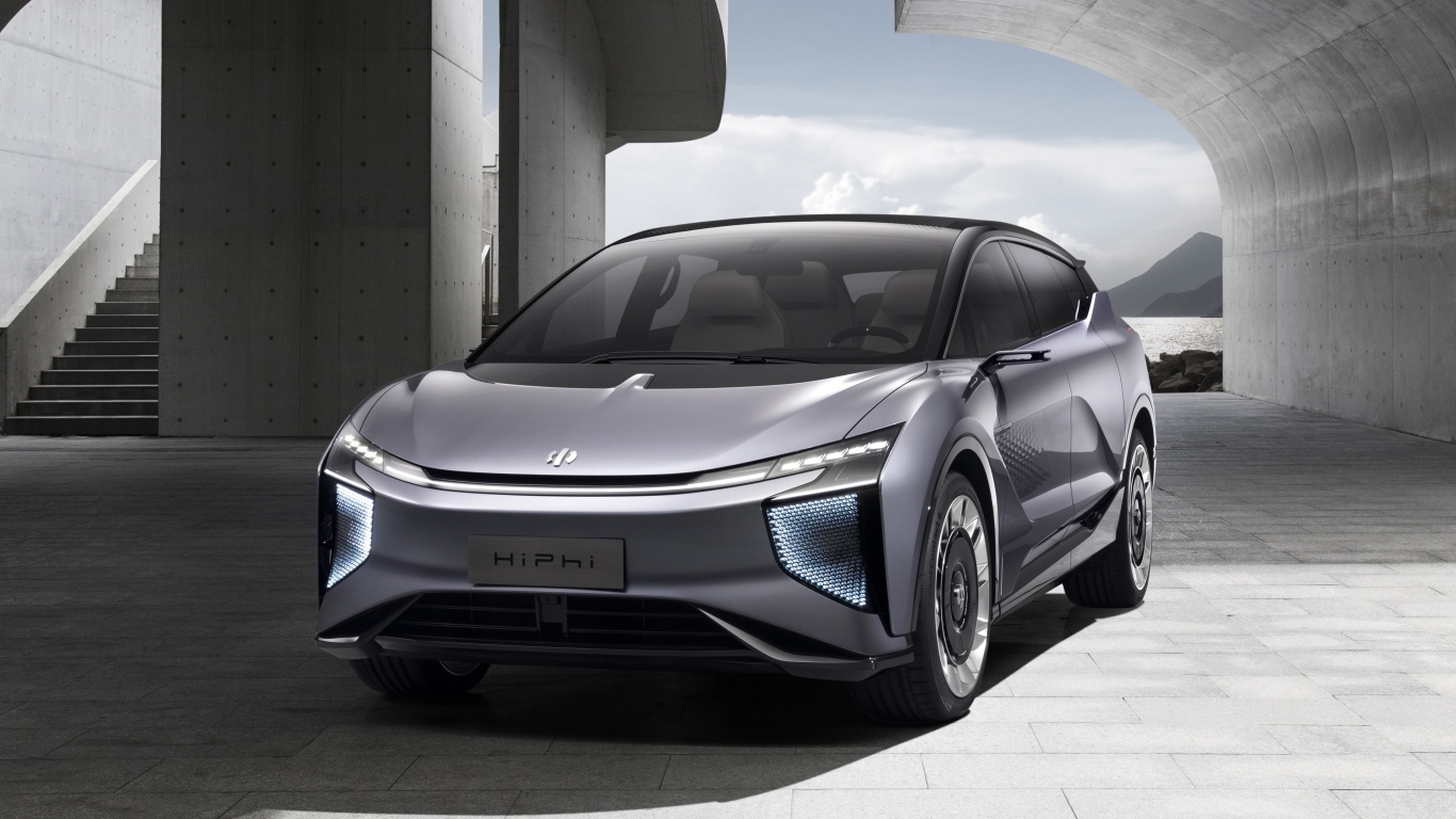 Серебристый автомобиль HiPhi 1 2020 года