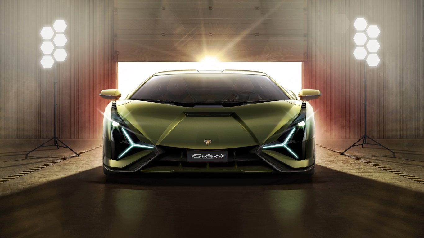 Автомобиль Lamborghini Sian 2019 года в свете софитов