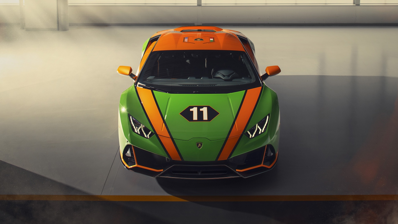 Быстрый Lamborghini Huracan EVO GT, 2020 года вид спереди 