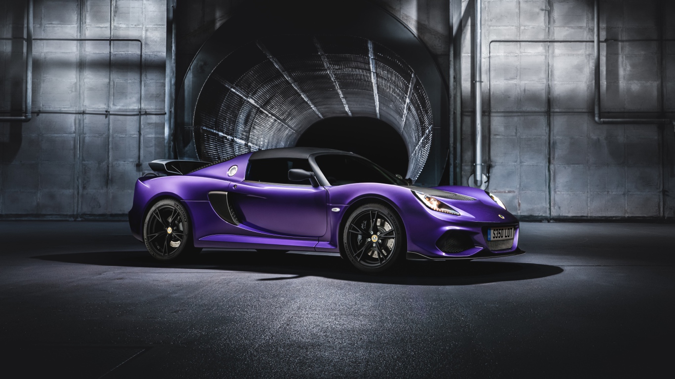 350 lilac car Lotus Exige Sport at the tunnel