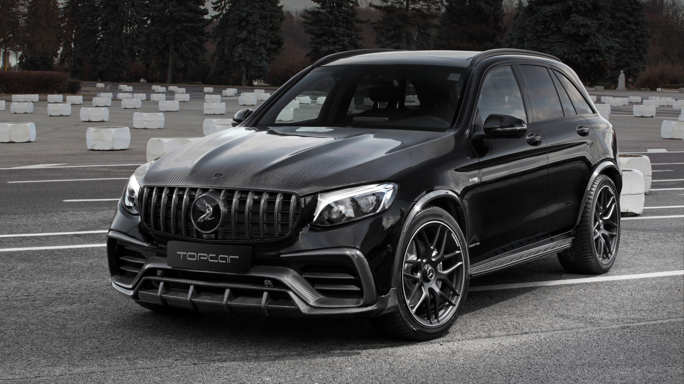 Черный автомобиль Mercedes-AMG GLC-Klasse Inferno 