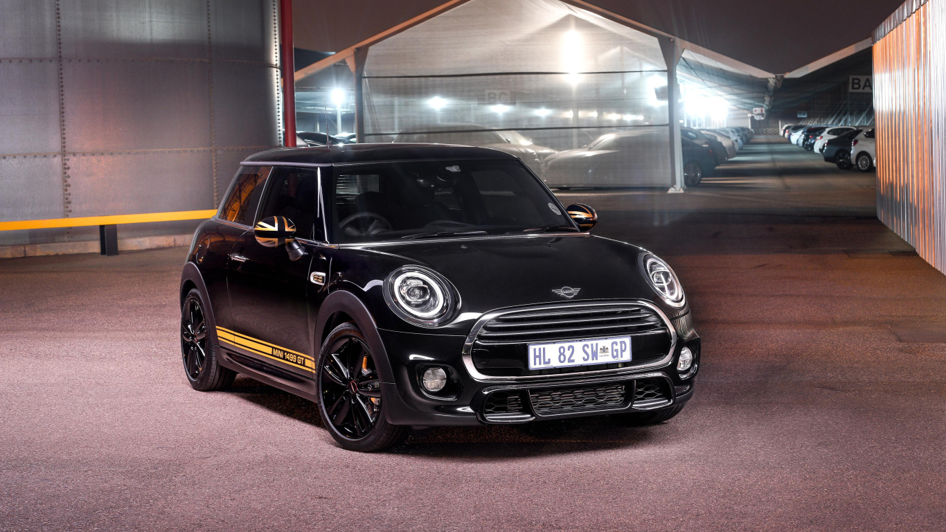 Черный MINI Cooper 1499 GT 2018 года
