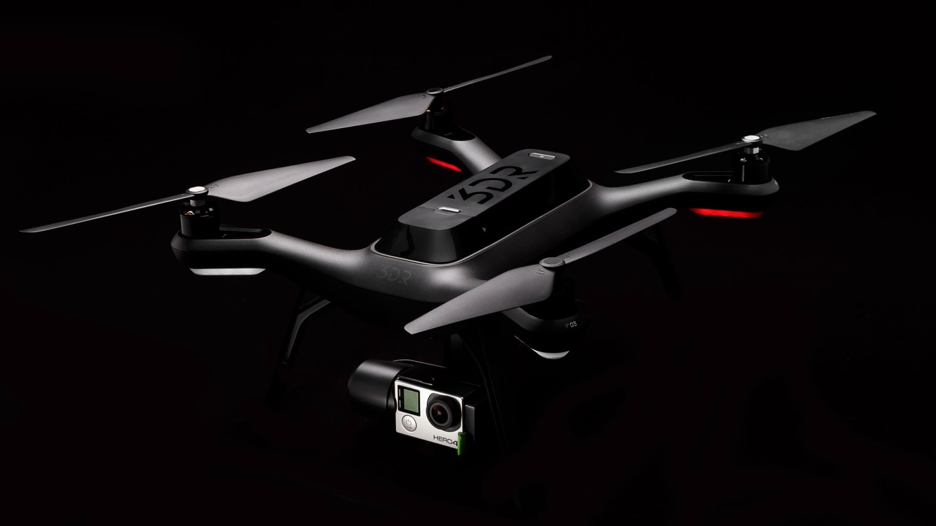 Квадрокоптер 3DR Solo на черном фоне