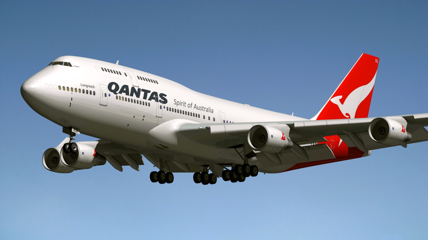 Пассажирский боинг 747-400 авиакомпании Qantas в небе
