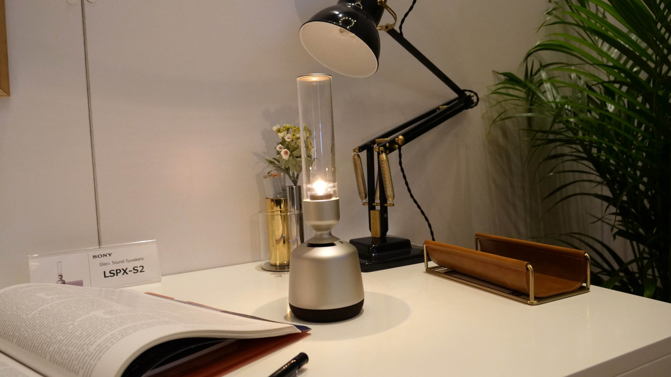 Стеклянная беспроводная колонка  Sony LSPX-S2, CES 2019