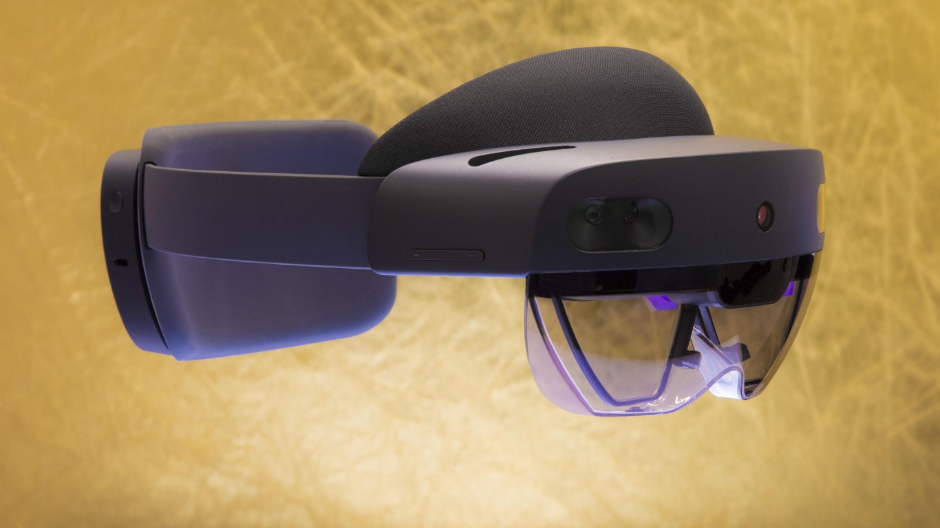 Virtual reality glasses Microsoft HoloLens 2, 2019