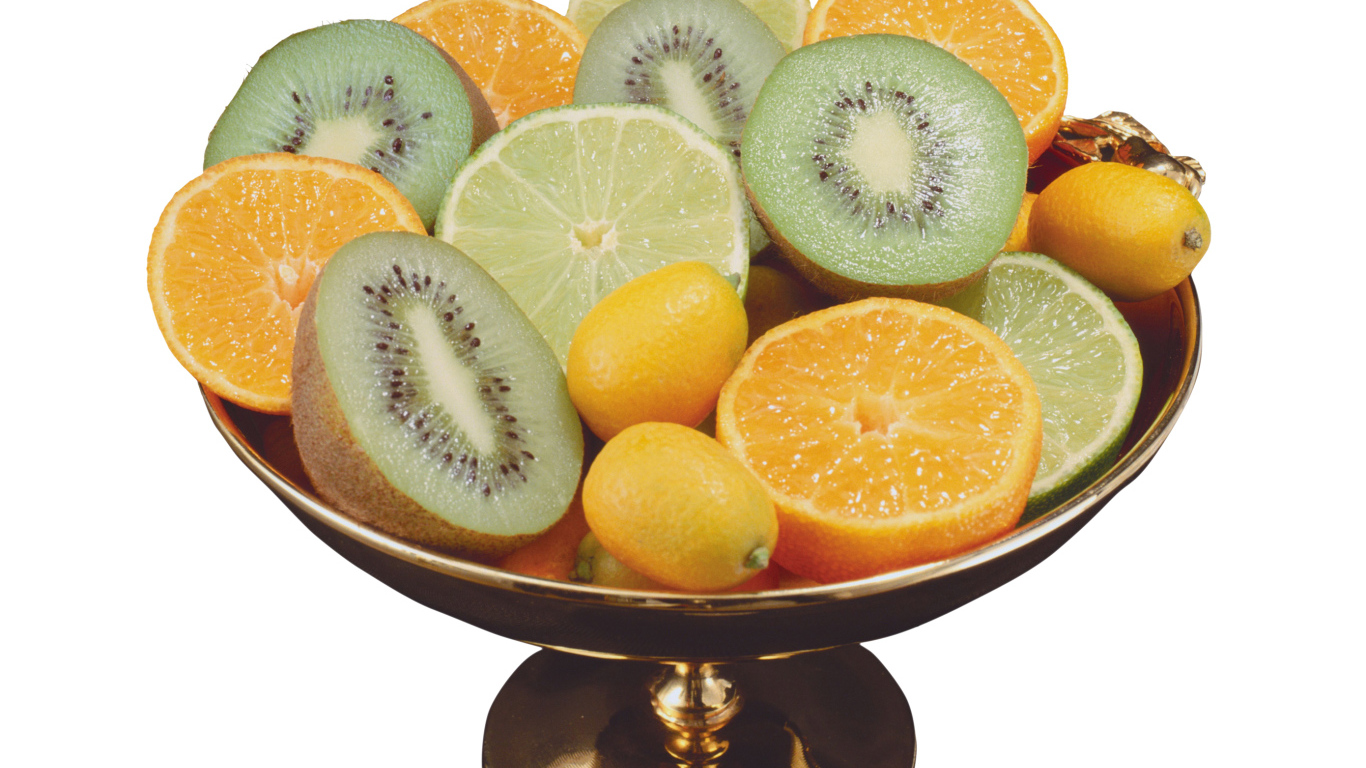 Ваза с цитрусовыми фруктами на белом фоне