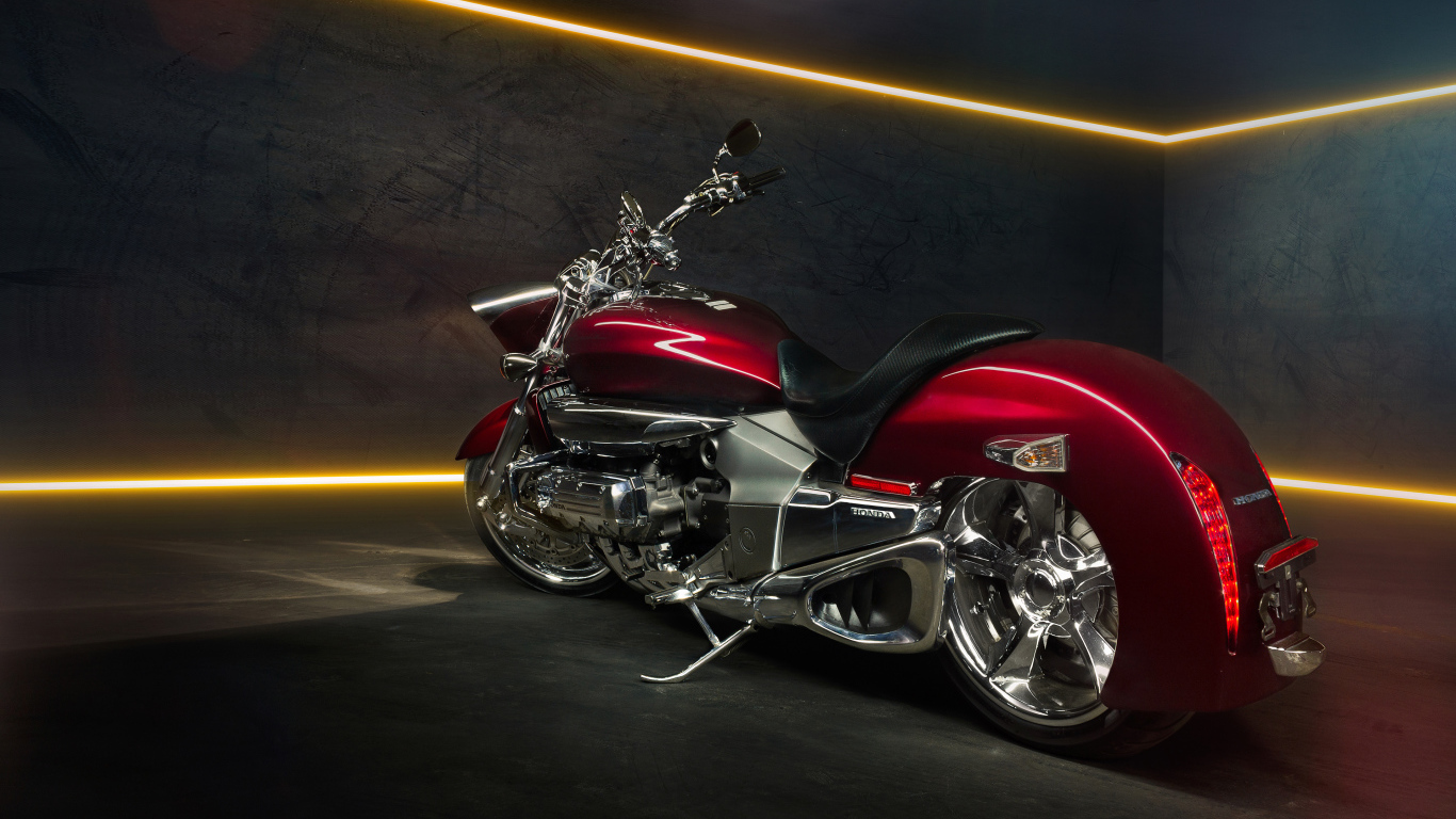 Большой мотоцикл Honda Valkyrie Rune 