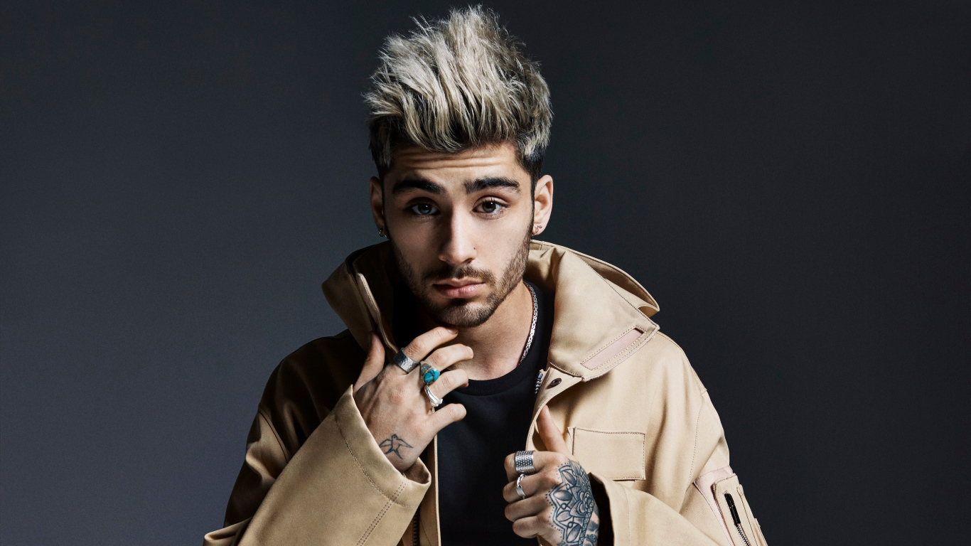 Британский певец Zayn  с крашеными волосами