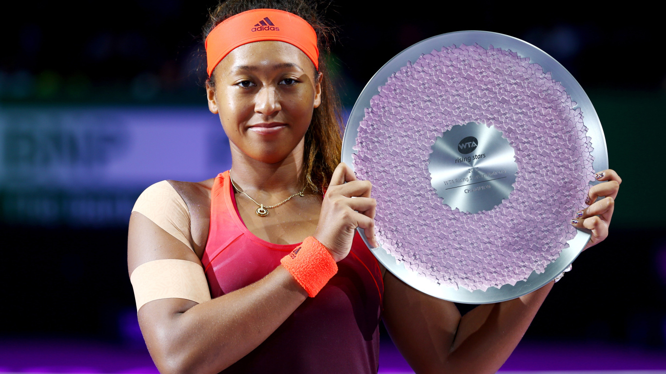 Японская теннисистка Наоми Осака с наградой 