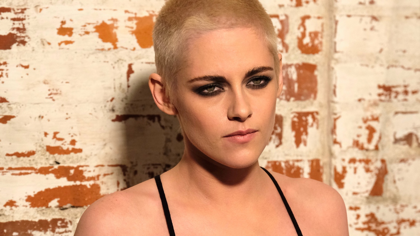 Актриса Кристен Стюарт с короткой стрижкой