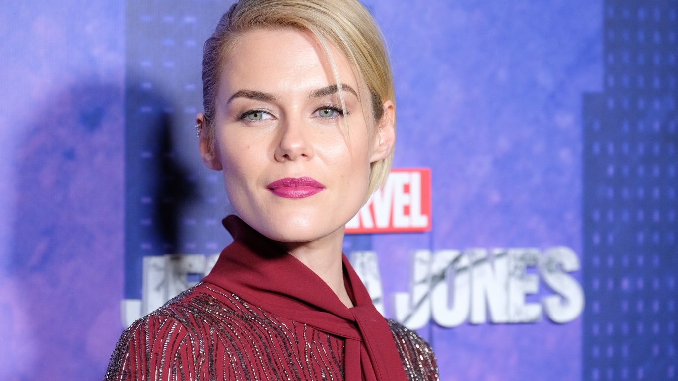 Нежная блондинка, актриса Рэйчел Тейлор