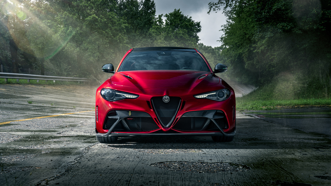 Красный автомобиль Alfa Romeo Giulia GTAm, 2021 года вид спереди