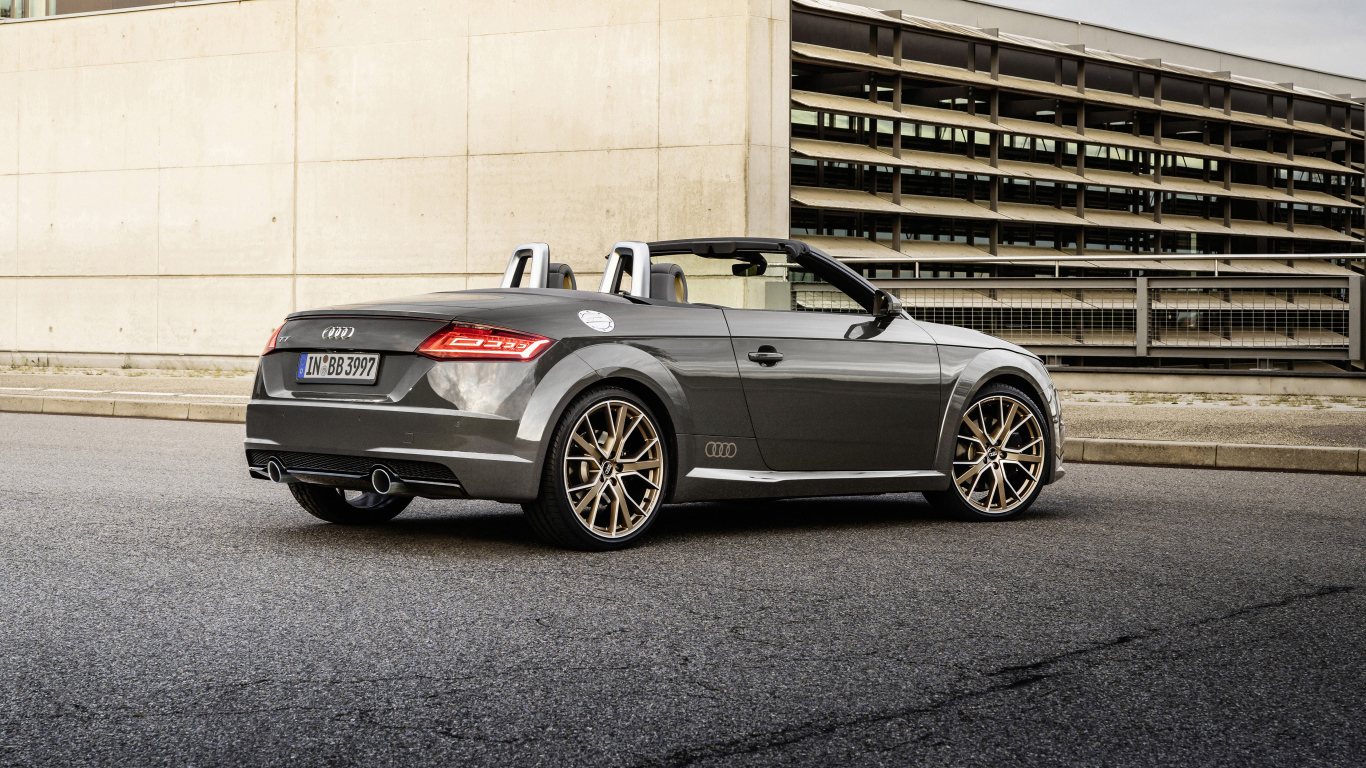 Автомобиль кабриолет Audi TT Roadster, 2021 года вид сзади