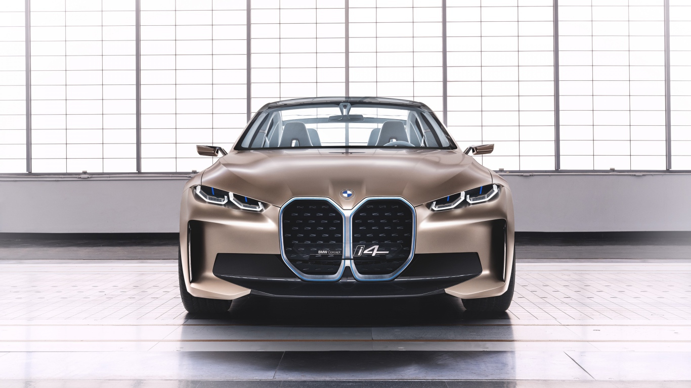 Автомобиль BMW Concept I4 2020 года вид спереди