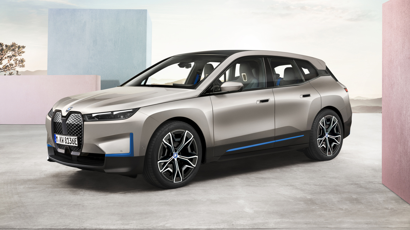 Автомобиль BMW IX 2021 года на выставке