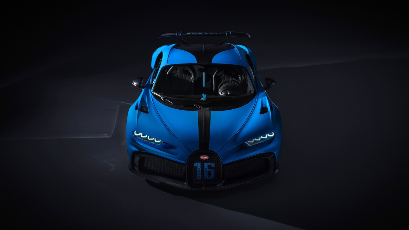 Спортивный автомобиль Bugatti Chiron Pur Sport 2020 года на сером фоне