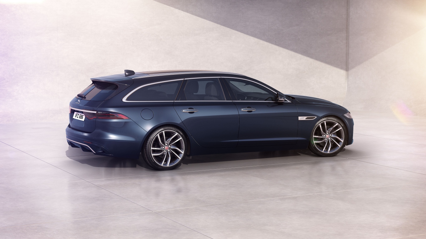 Автомобиль Jaguar XF Sportbrake 2020 года вид сбоку