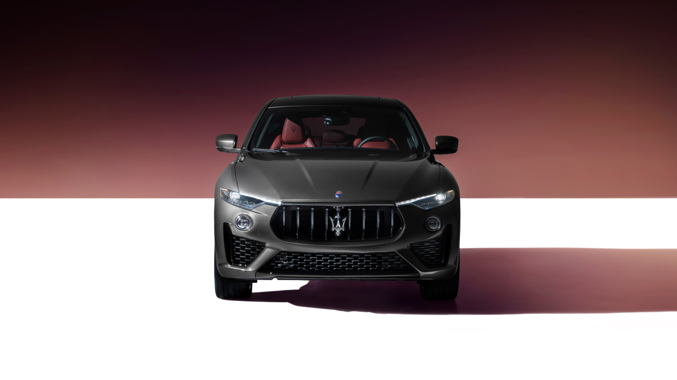 Автомобиль Maserati Levante S Q4 GranSport 2021 года вид спереди