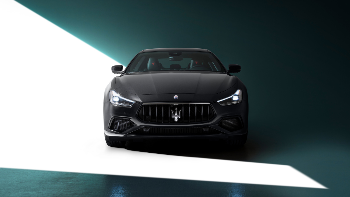 Дорогой автомобиль Maserati Ghibli S Q4 GranSport Nerissimo Pack 2021 года