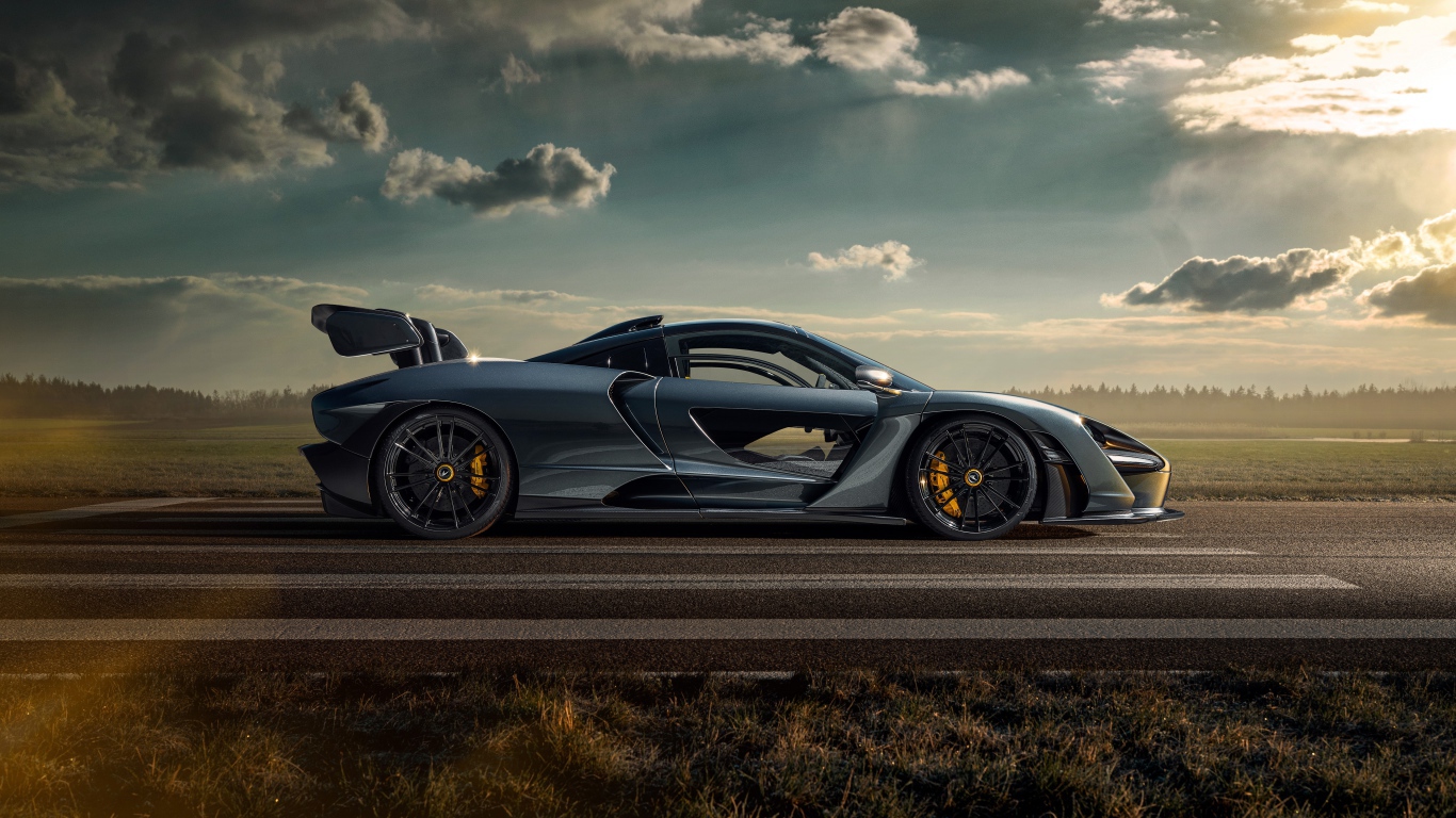 Автомобиль Novitec McLaren Senna 2020 года на фоне неба 