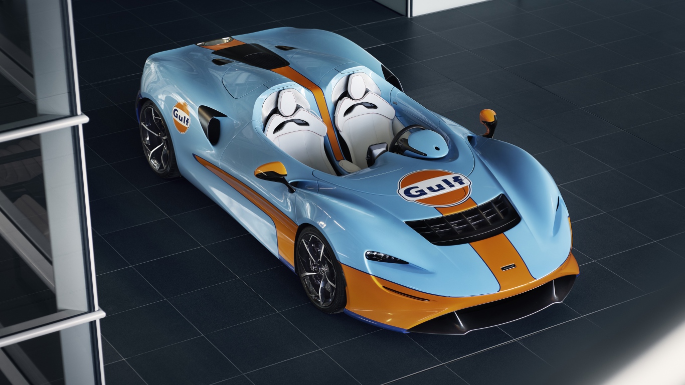 Спортивный автомобиль McLaren Elva Gulf Theme By MSO 2021 года вид сверху