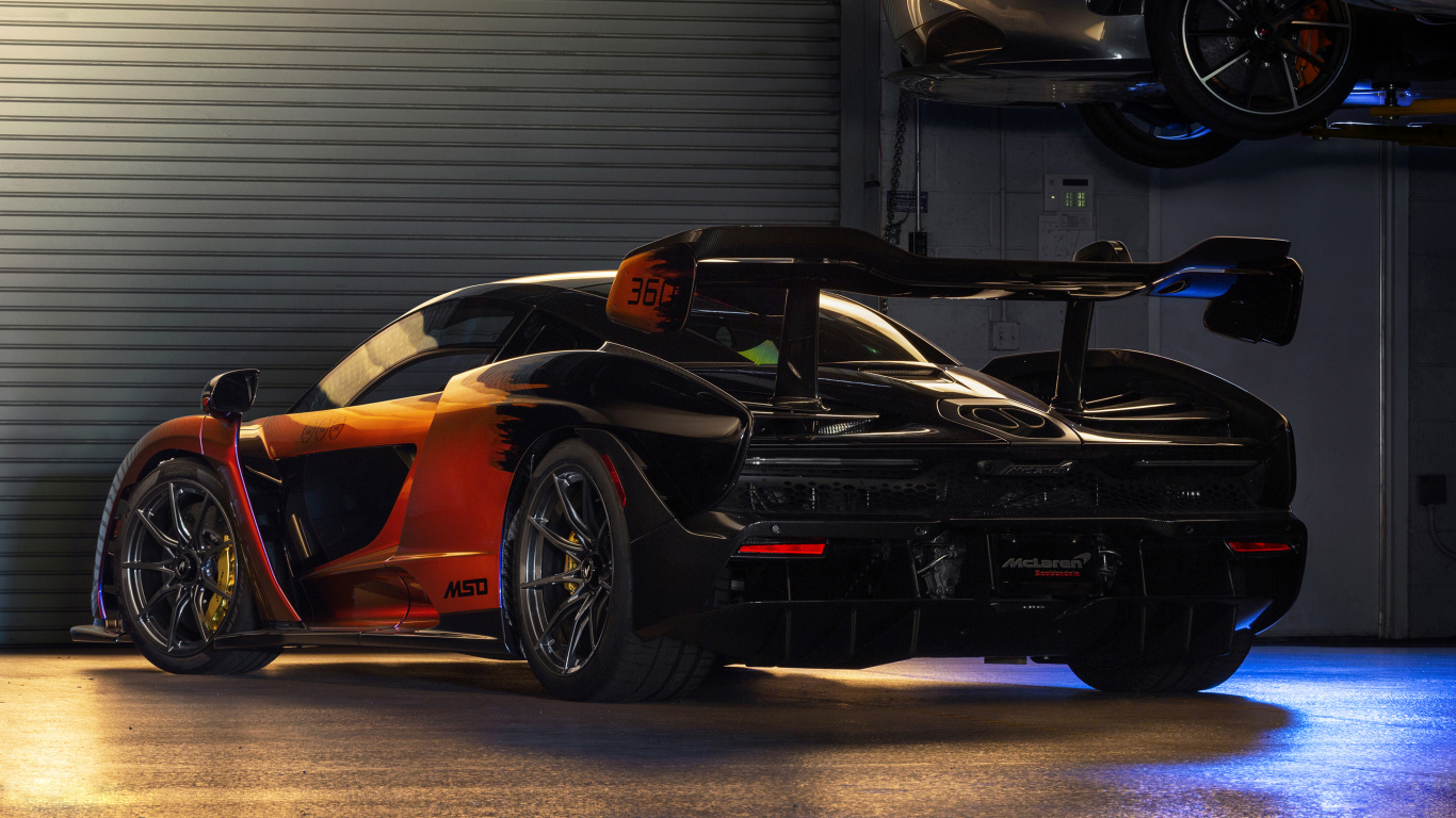 Спортивный автомобиль McLaren MSO Senna в гараже
