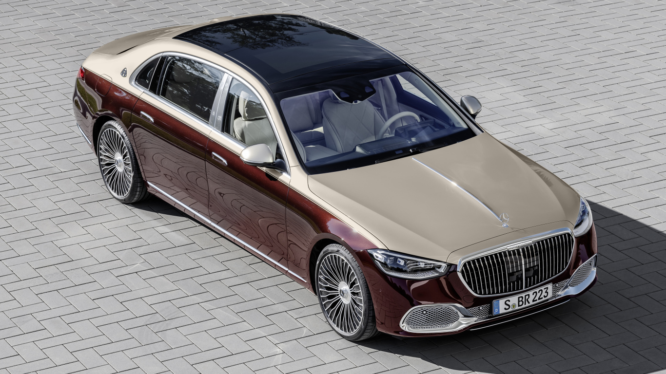 Дорогой автомобиль Mercedes-Maybach S 580,  2021 года вид сверху
