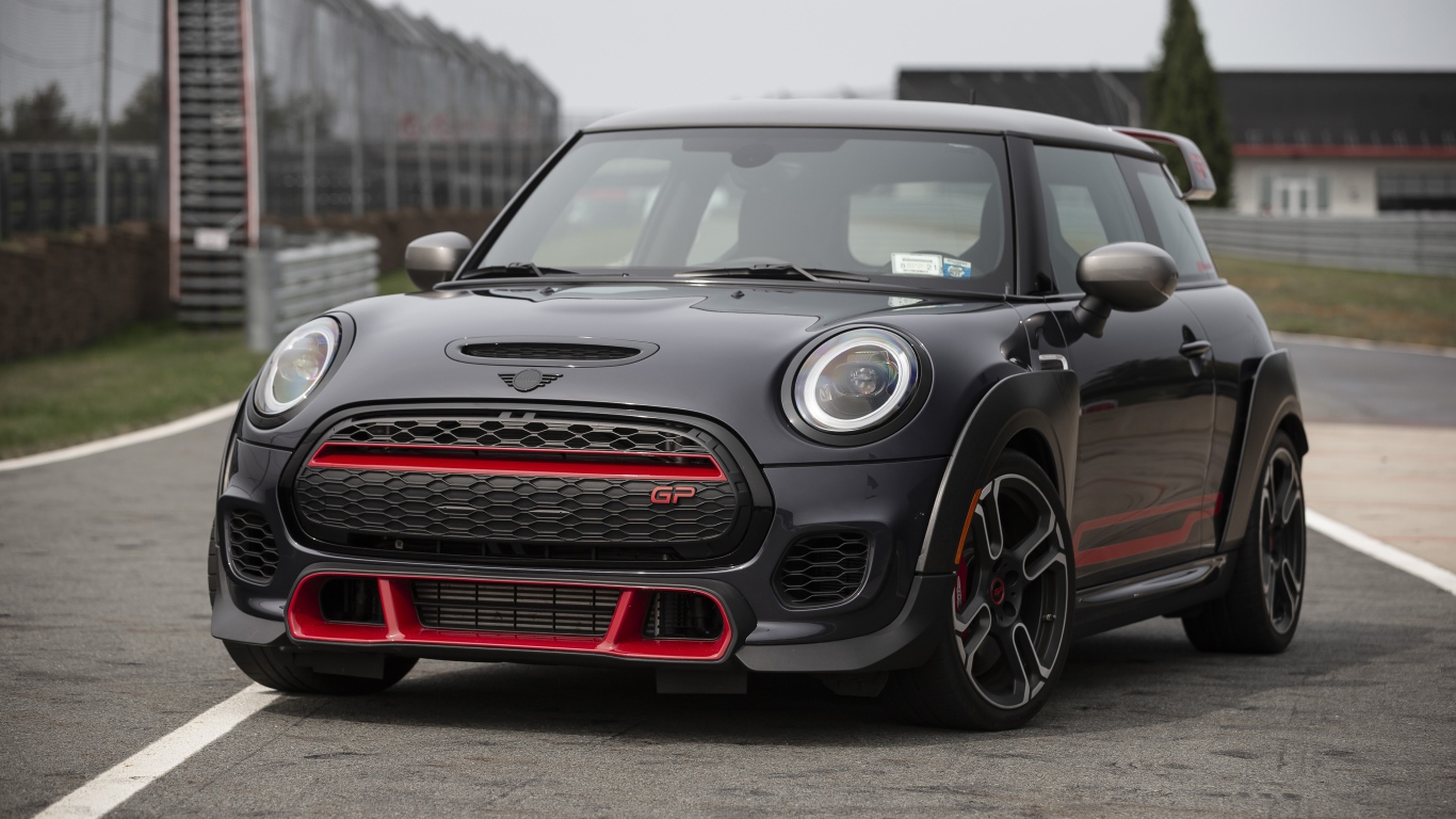 Черный автомобиль  MINI John Cooper Works GP, 2021 года 