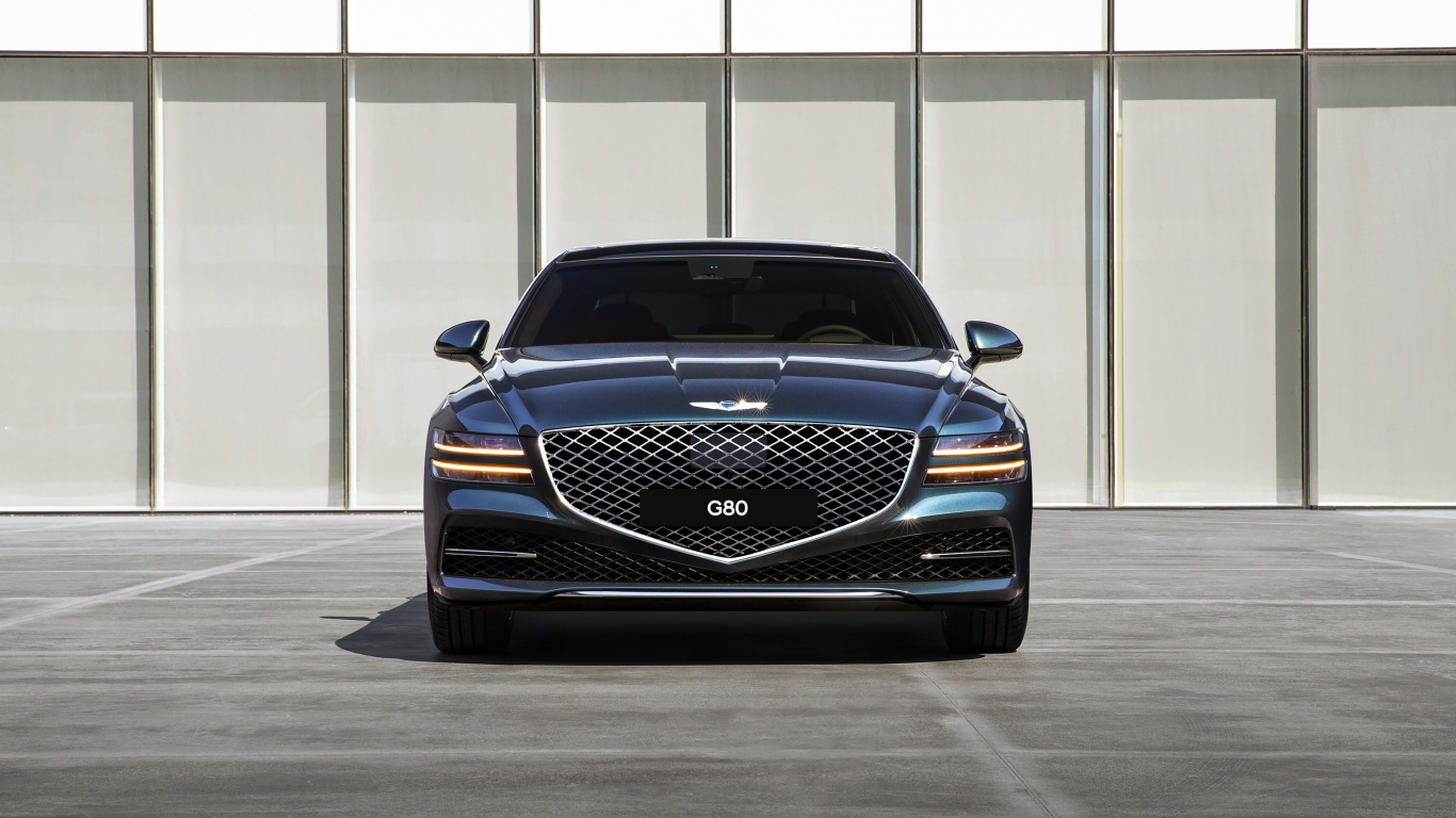 Автомобиль Genesis G80 AWD 2020 года в лучах солнца